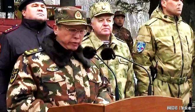 集团军副参谋长是什么级别？解析其职责与地位，集团军副参谋长的级别、职责与地位解析