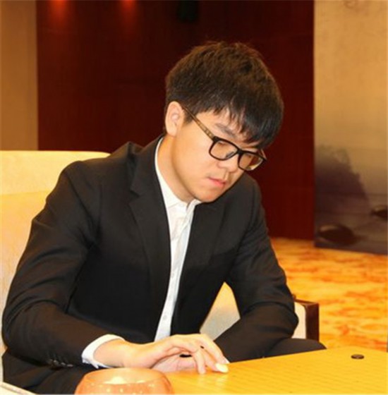 王中王一肖平，探索卓越之路，成就非凡人生，王中王一肖平，卓越之路与非凡人生的探索者