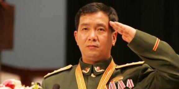 丁晓兵，优秀边陲儿女的典范，丁晓兵，优秀边陲儿女典范