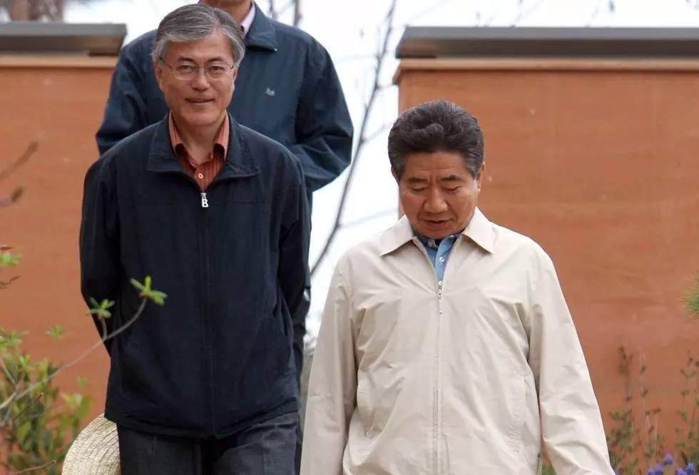 卢武铉与文在寅，两位韩国政界的杰出人物，卢武铉与文在寅，韩国政界的双星闪耀