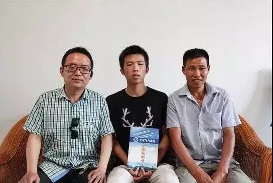 中国人民解放军空军航空大学作息，严谨与荣誉的象征，中国人民解放军空军航空大学作息，严谨生活的荣誉象征