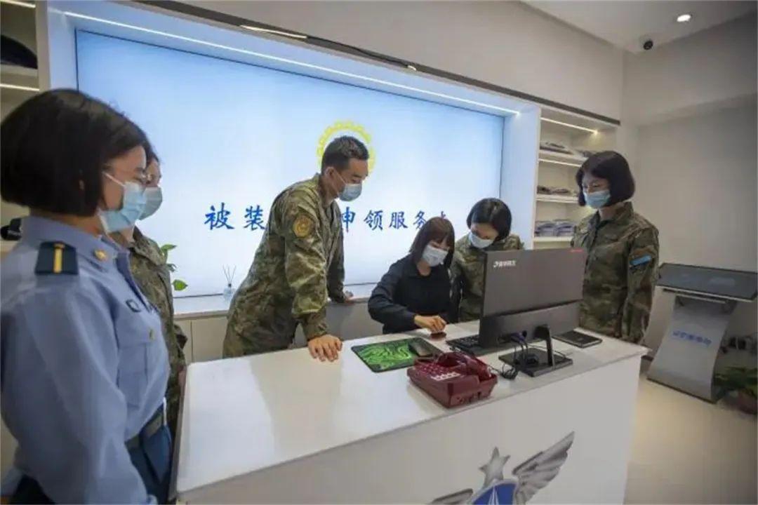 武警21式常服，新时代军容的象征与科技的展现，武警21式常服，新时代军容标志与科技创新展示