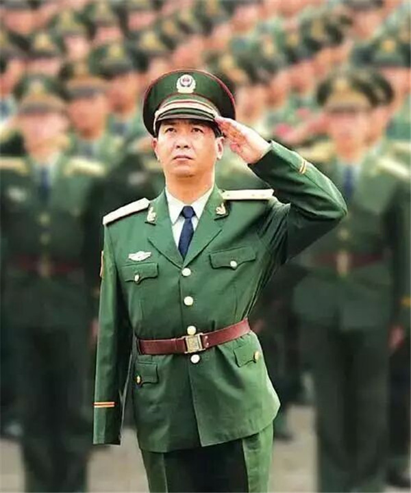 丁晓兵与他的老首长，一段深厚的军旅情缘，丁晓兵与他的老首长，军旅生涯中的深厚情缘