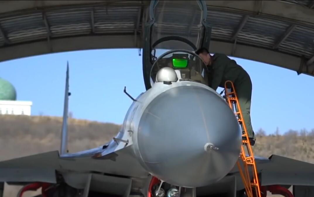 歼-15训练视频，揭示中国海军航空兵战力提升的关键一环，歼-15训练视频揭示海军航空兵战力提升的关键要素