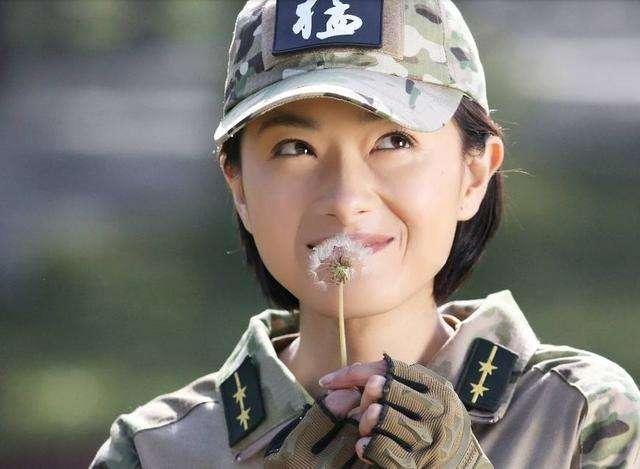 中国女兵施黛与越南兵，跨越国界的友谊与勇气，跨越国界的友谊与勇气，中国女兵施黛与越南兵的深厚情谊