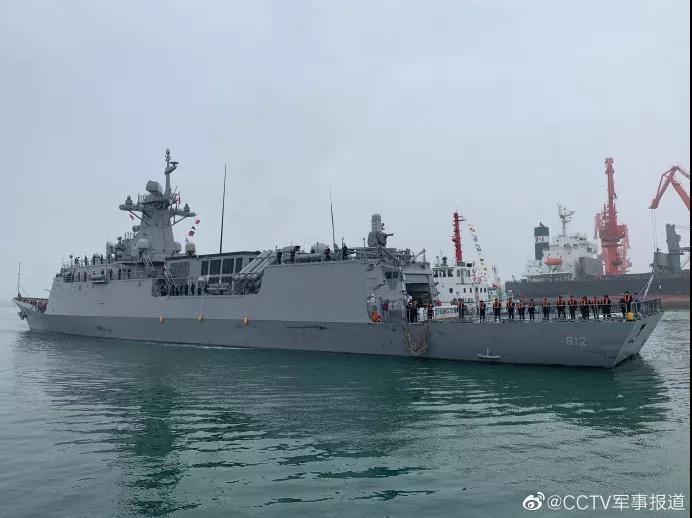 海军节舰长，荣耀与责任并存，海军节上的舰长荣耀与责任同行