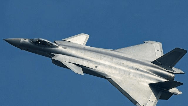 歼-20为何采用鸭翼设计，解析其背后的技术逻辑与优势，歼-20鸭翼设计背后的技术逻辑与优势解析