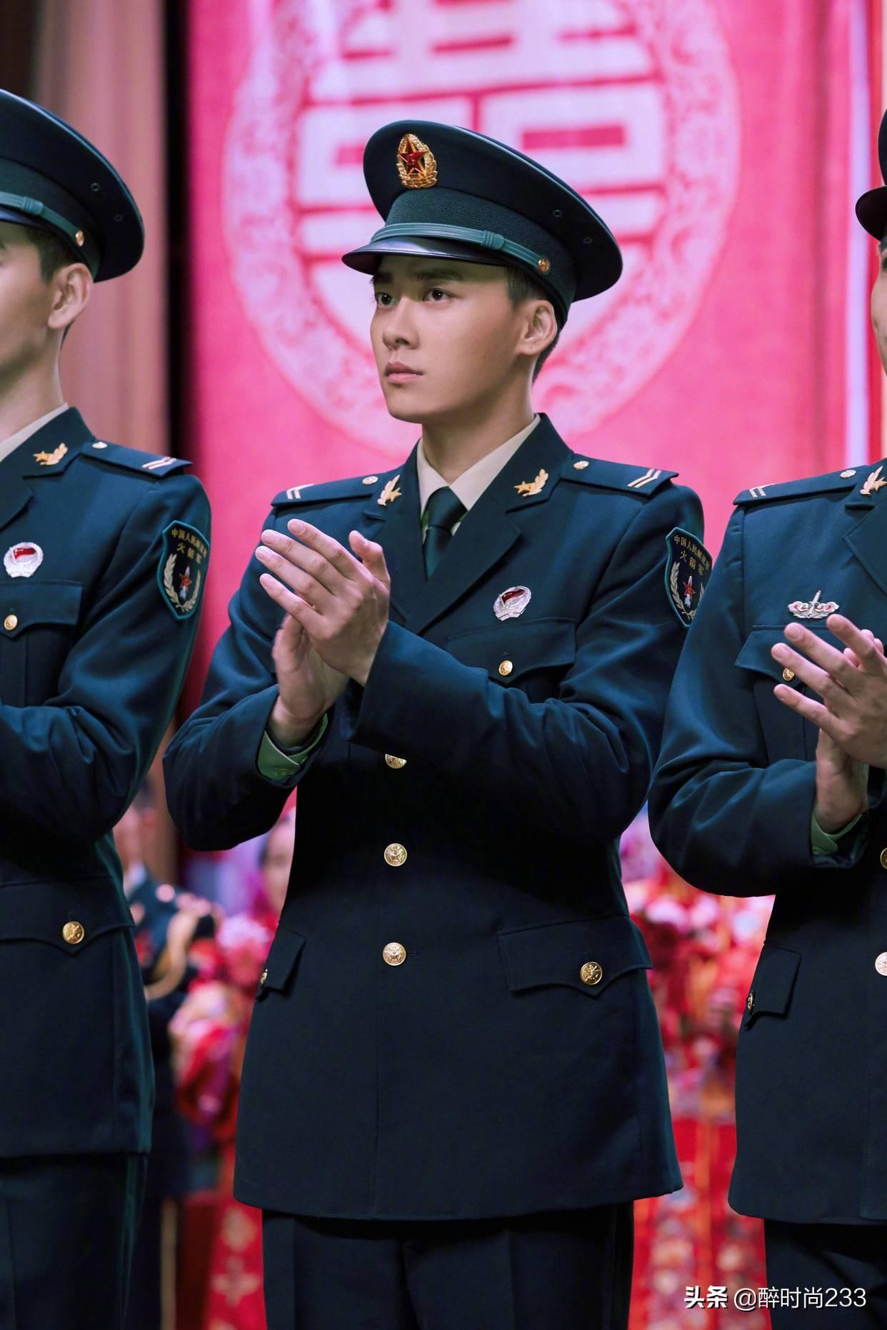 中国火箭军军服种类及其特点，中国火箭军军服种类与特点概述