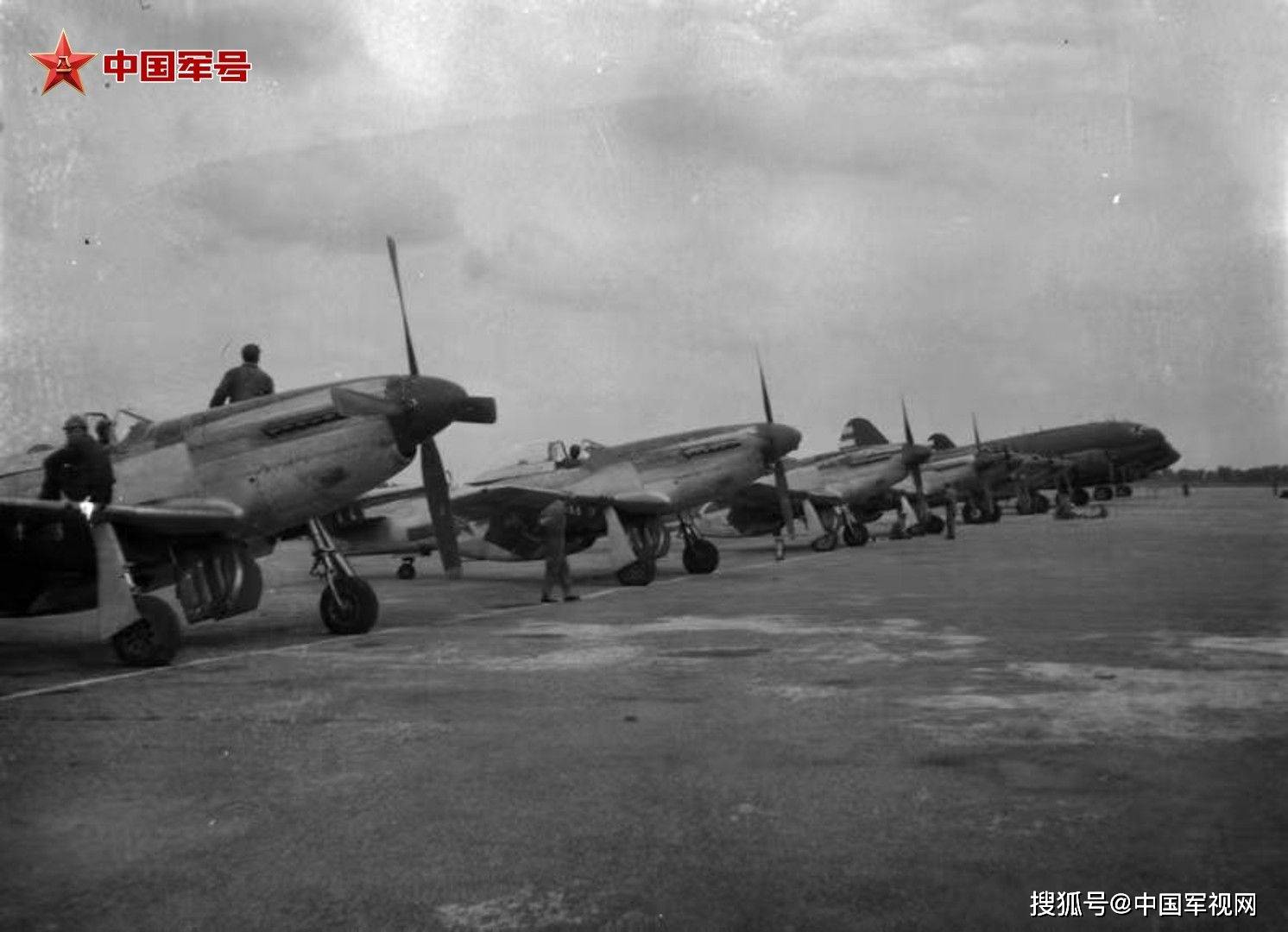 中国空军成立时间及其历史沿革与重要意义，中国空军成立历程，历史沿革与重要意义解析