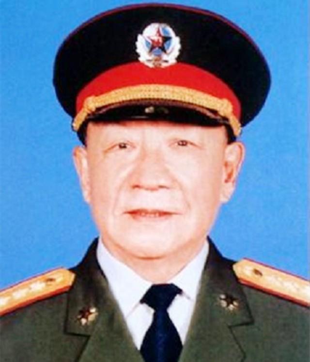 关于授予上将军衔的文章，迈向未来的荣耀与责任——记XXXX年上将军衔授予仪式，迈向未来的荣耀与责任——XXXX年上将军衔授予仪式纪实