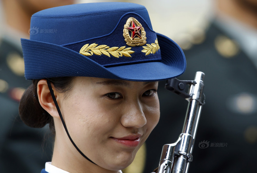 三军仪仗队中的程诚军花，程诚军花在三军仪仗队中的风采