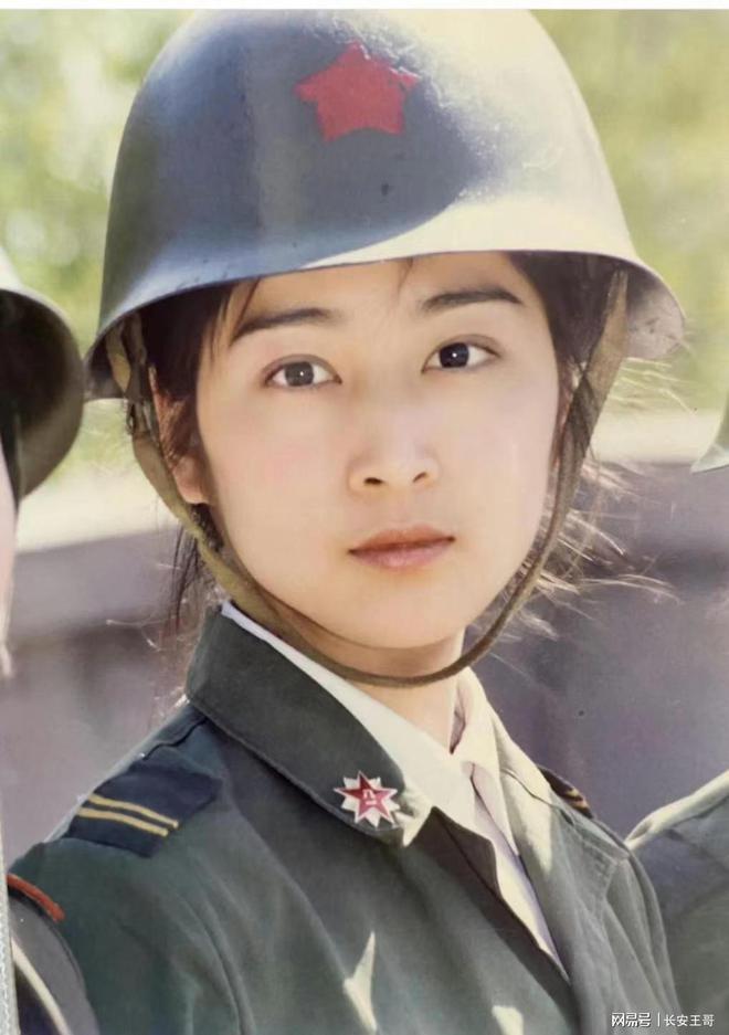 中国女兵照片，单人的力量与魅力，中国女兵单人力量与魅力风采展示