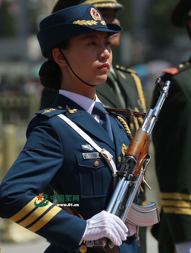中国女仪仗女军官单人照片，展现女性力量与荣耀的时代典范，中国女仪仗女军官展现时代女性力量与荣耀的典范形象