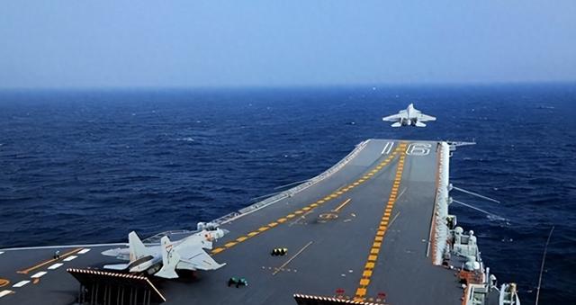 航空母舰，国家海军综合实力的象征，航空母舰，国家海军综合实力的象征标志