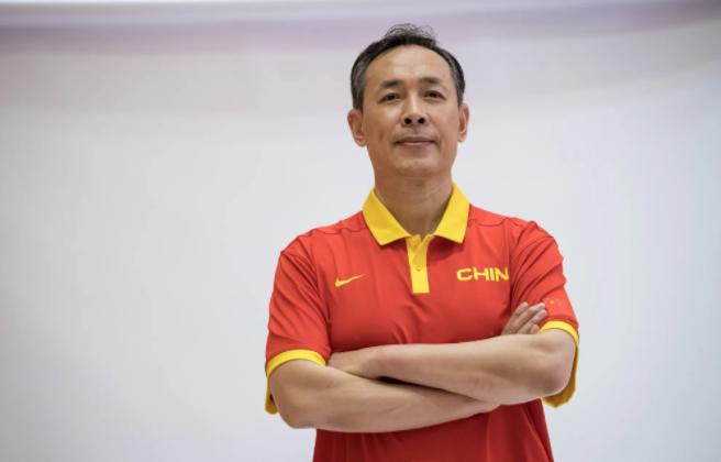 中国女篮新星李梦的最新消息，闪耀球场，砥砺前行，中国女篮新星李梦，球场闪耀，砥砺前行