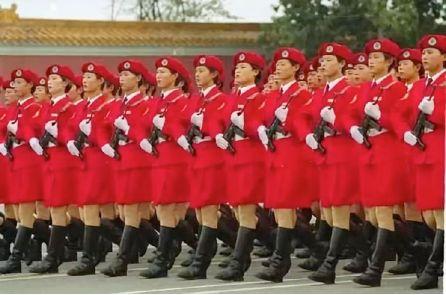 中国女民兵方队，展现力量与荣耀的图片，中国女民兵方队，力量与荣耀的壮丽瞬间
