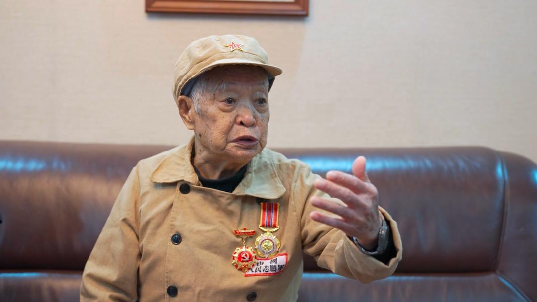 90岁老兵唱响志愿军军歌，时代的记忆与英雄的不朽情怀，90岁老兵唱响志愿军军歌，时代记忆中的英雄情怀