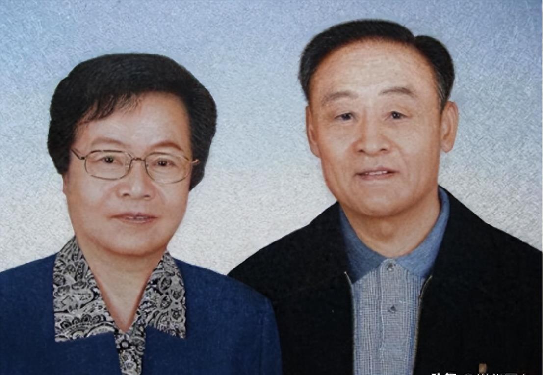 中国现役中将军衔名单及图片概览，中国现役中将军衔名单与图片概览