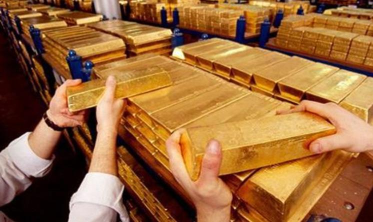 中国海军力量再添新篇章，今年下水服役17万吨巨舰的力量展示，中国海军力量再添新篇章，今年下水服役的巨舰力量展示，彰显海军实力飞跃