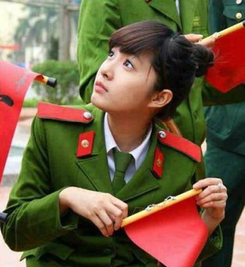 中国女兵中最美之人，无法忽视的璀璨明珠，中国女兵中的璀璨明珠，无法忽视的最美之人