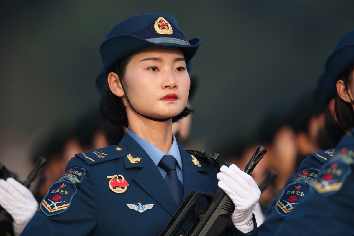 中国女兵，高清图片展现飒爽英姿，中国女兵高清图片展现飒爽英姿风采