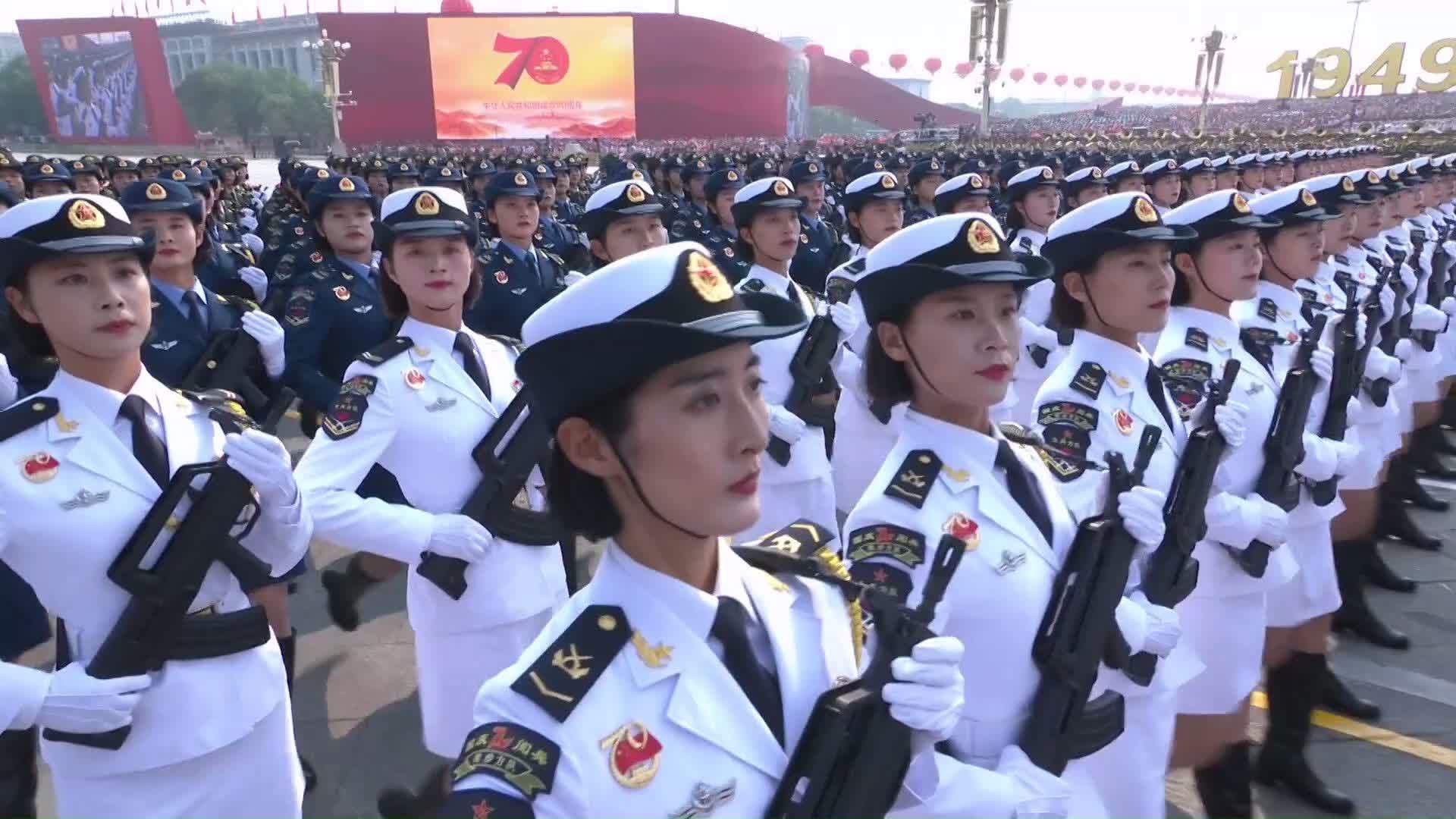 2019女兵方队中最闪耀的那颗星——最漂亮的女兵，女兵方队中最闪耀之星，最美女兵风采展