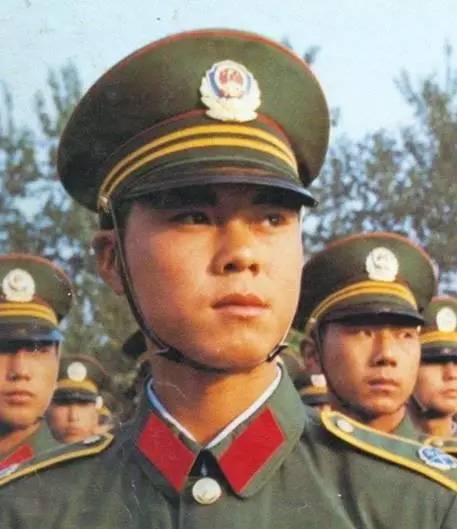 探索中国警服的历史演变，聚焦83式警服，中国警服历史探索，聚焦83式警服演变之路