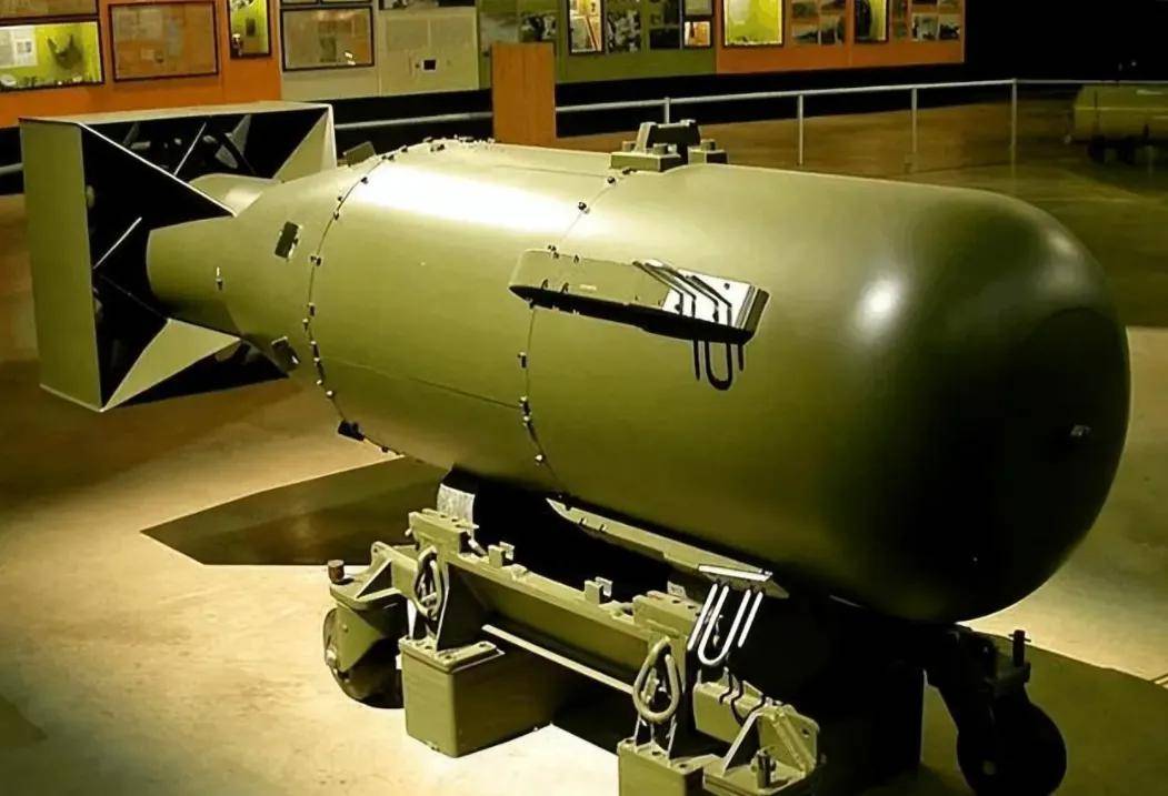 关于第四代核武器N2爆弹的图片及其影响，第四代核武器N2爆弹图片揭秘，影响与后果探讨