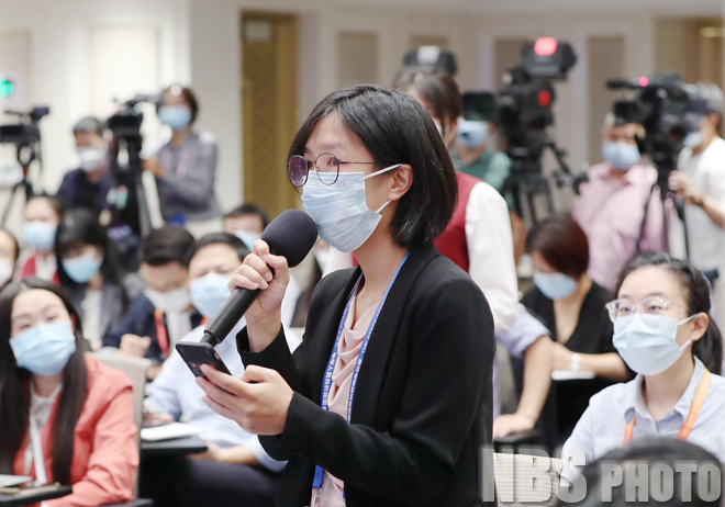 新闻发布会答记者问，揭示真相与塑造透明沟通桥梁，新闻发布会揭秘真相，塑造透明沟通桥梁