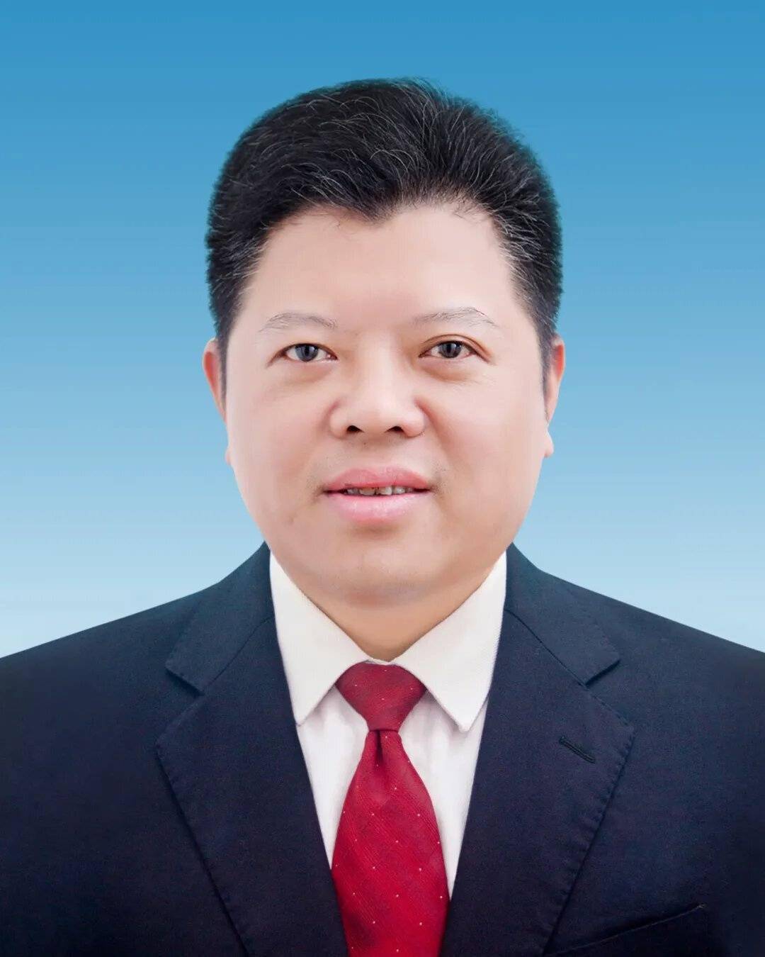 我国新任防长董军的简历介绍，新任防长董军简历介绍，国防事业的杰出领导者