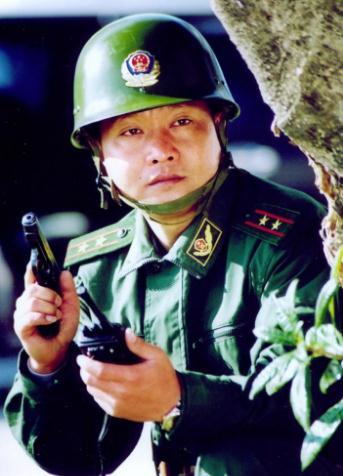 八一勋章与共和国勋章，荣誉之巅的比较，八一勋章与共和国勋章，荣誉之巅的较量与对比