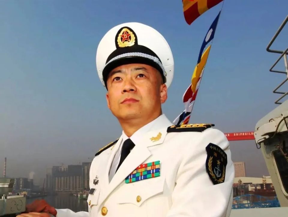 历任辽宁舰舰长名单及简历，辽宁舰历任舰长名单及简介
