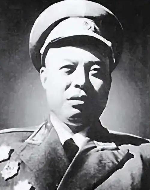 开国少将和现役上将的区别，历史与时代的见证，开国少将与现役上将，历史与时代的差异与见证
