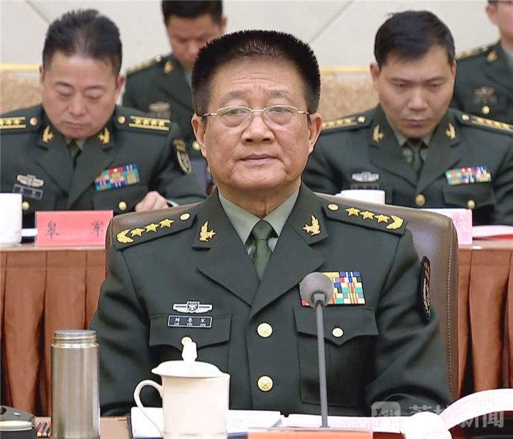 集团军司令与中将军衔，职责、等级及军事组织结构的探讨，集团军司令与中将军衔，职责、等级与军事组织结构深度解析