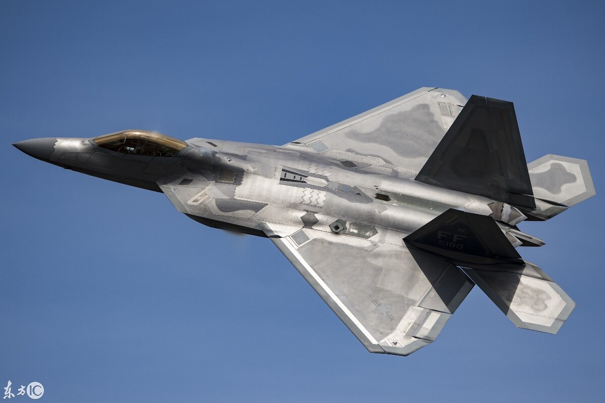 F-22战机，卓越性能与独特特点的探索，F-22战机卓越性能与独特特性揭秘