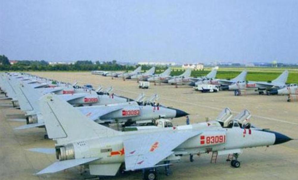 我国歼-15与美国战斗机对拼，空中力量的较量与前瞻，歼-15与美国战斗机空中对决，力量较量与未来展望