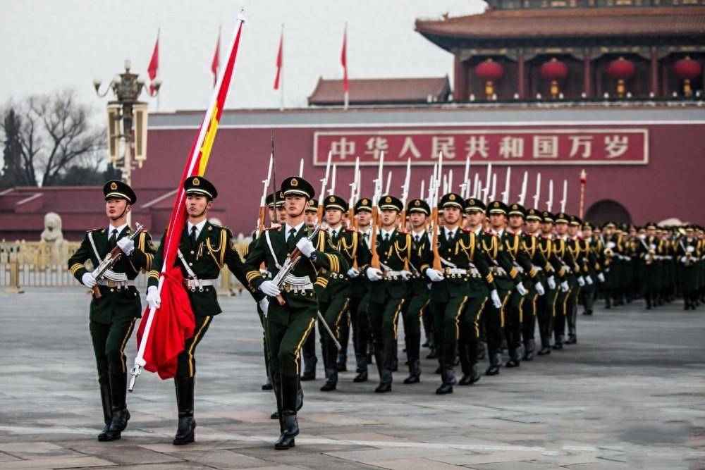 国旗护卫队军衔揭秘，荣耀与责任，国旗护卫队军衔背后的荣耀与责任揭秘