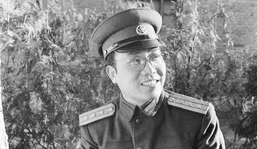 梁兴初之子梁晚源，岁月如歌，人生轨迹与时代印记，梁晚源，时代印记下的梁兴初之子人生轨迹