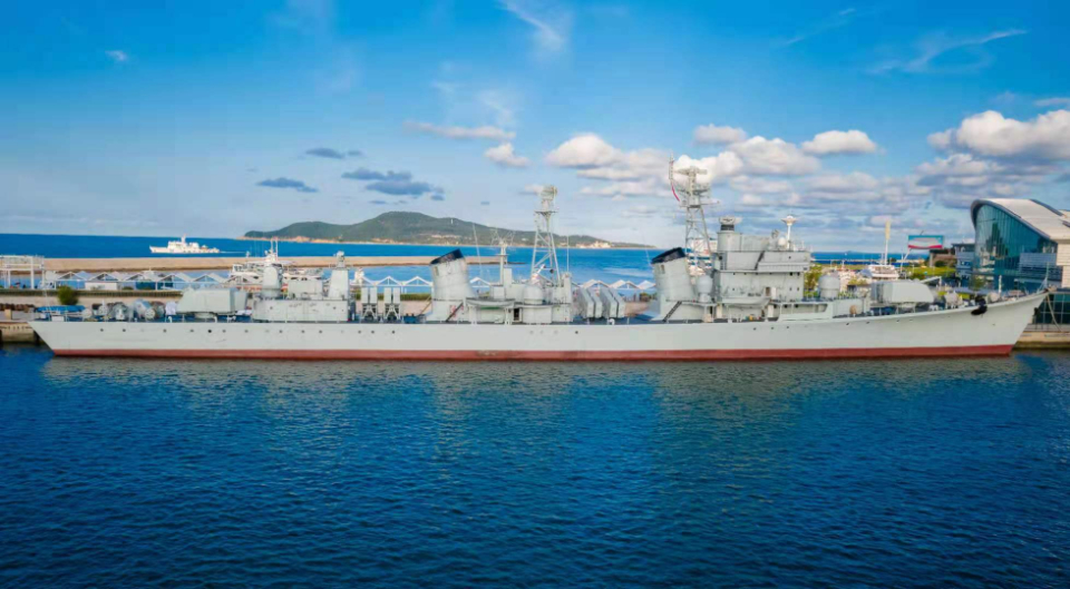 威海110号驱逐舰，中国海军的新锐力量，威海110号驱逐舰，中国海军新锐力量亮相