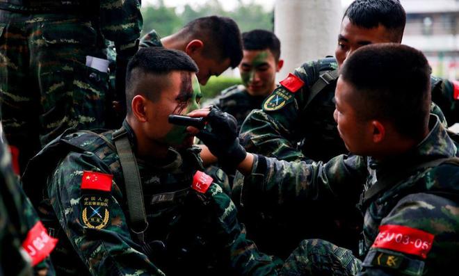 武警特战与特种兵，谁更厉害？，武警特战与特种兵，谁更胜一筹？