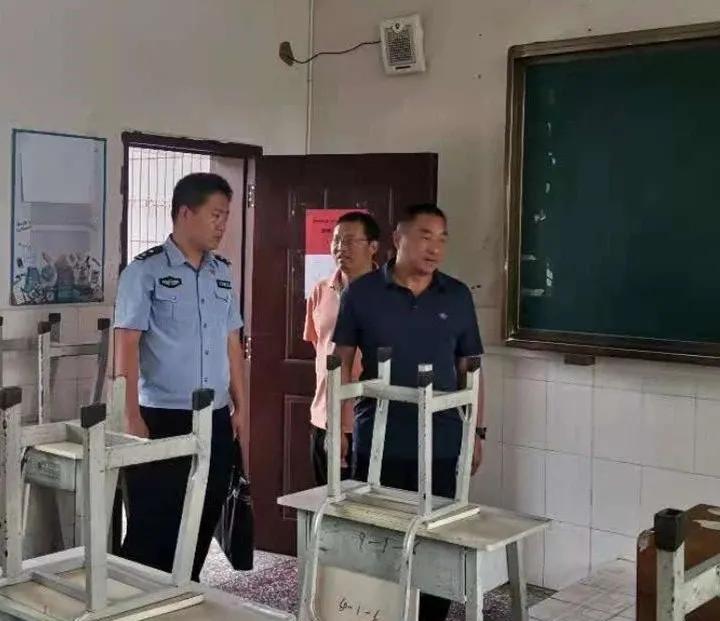 探索与解读，关于21式大檐帽图片的魅力与影响，21式大檐帽图片的魅力与影响深度解读和探索
