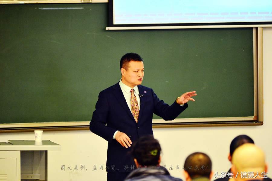 国防部发言人自主择业，新时代背景下的职业选择与价值体现，国防部发言人自主择业，新时代职业选择与价值体现