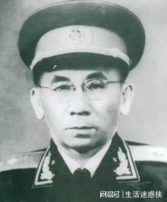 总后勤部最年轻副部长——新时代青年领袖的风采，新时代青年领袖风采，总后勤部最年轻副部长展露头角