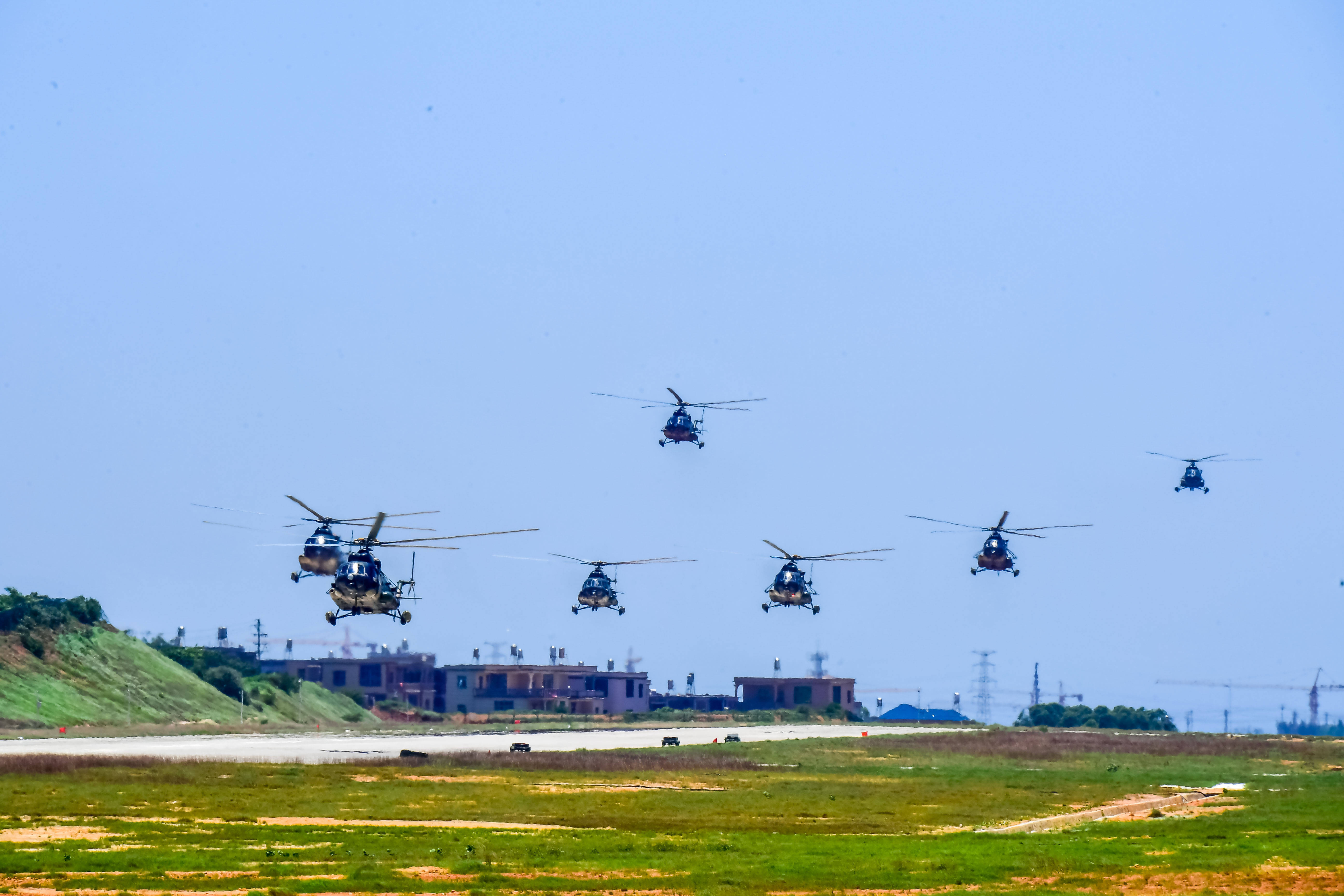 揭秘中国陆军航空兵的一支精锐力量——第21集团军陆航团，揭秘中国陆军航空兵精锐力量，第21集团军陆航团风采展示
