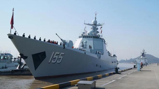 海军611舰，时代的骄傲与力量的象征，海军611舰，时代骄傲与力量之象征