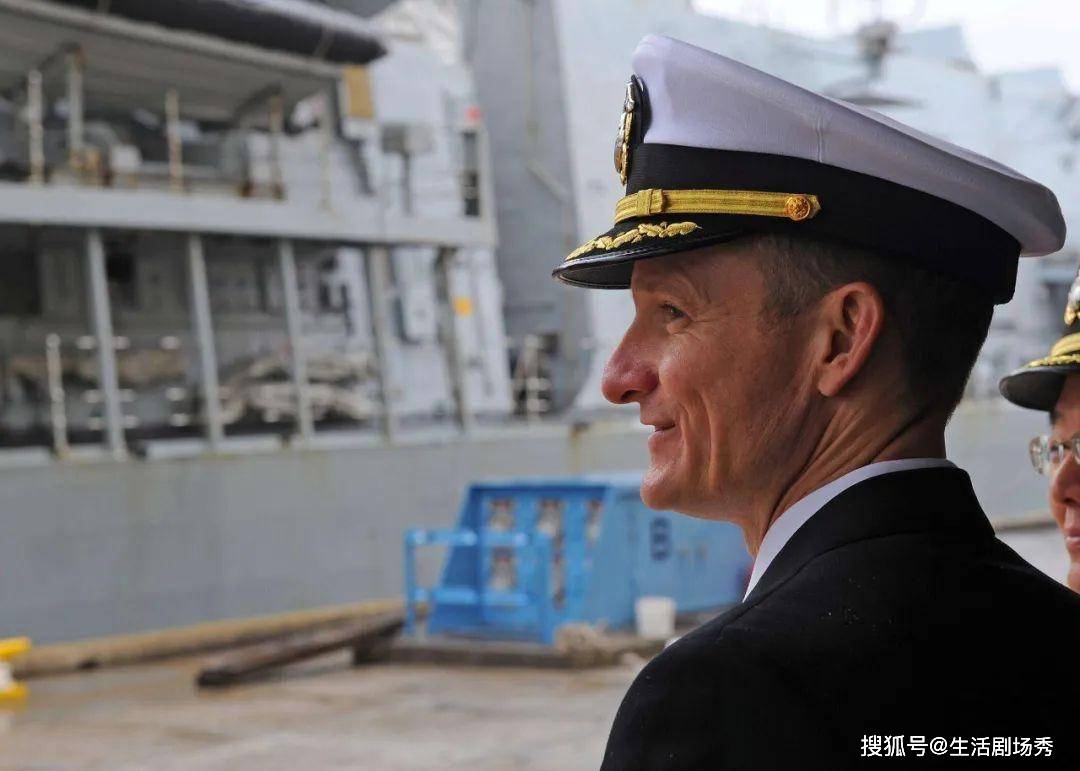 揭秘航空母舰的舰长身份，一位海军精英的传奇故事，揭秘航空母舰舰长传奇，海军精英的荣耀之路