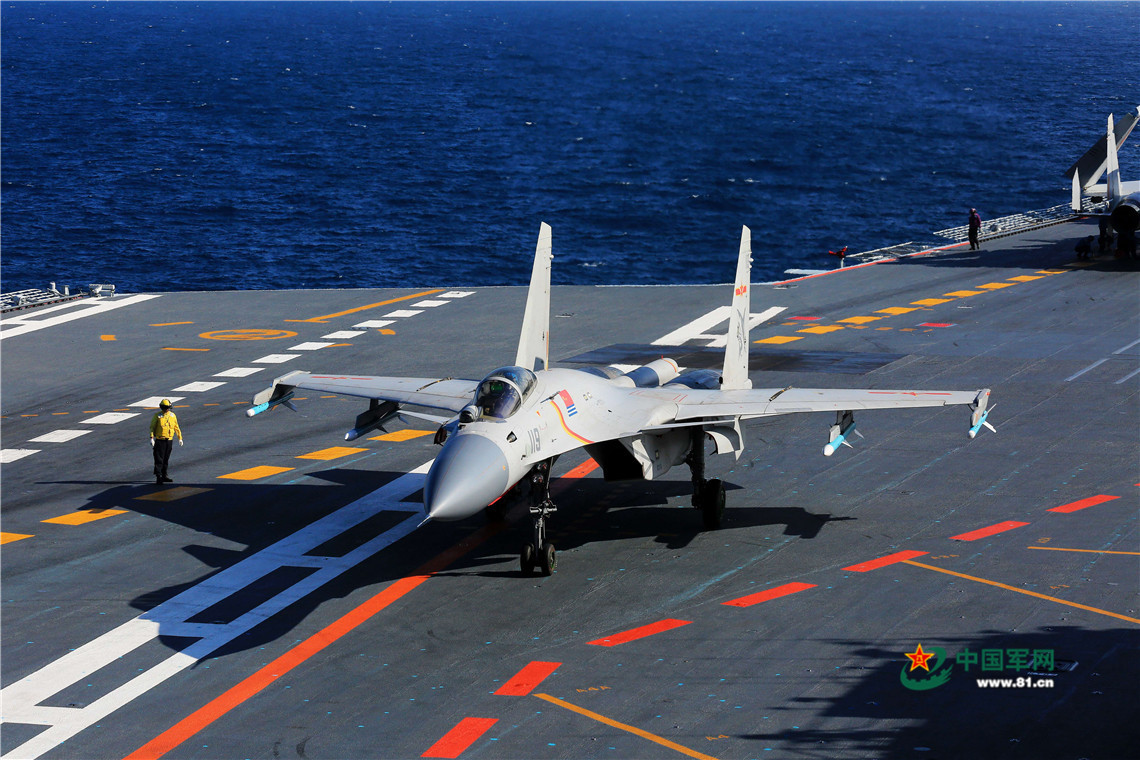 舰载歼-15战斗机，中国海军航空兵力量的骄傲，中国海军航空兵力量之骄傲——舰载歼-15战斗机