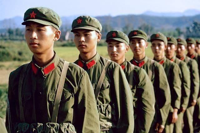 军服与军衔，解读军人荣誉的象征，军服与军衔，军人荣誉的象征解读