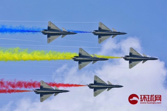 歼八二首飞，中国航空工业的骄傲时刻，歼八二首飞，中国航空工业的辉煌时刻