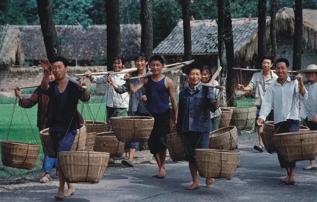 枪杀女兵死亡电影在线观看，反思历史与人性的复杂交织，枪杀女兵死亡电影深度剖析，历史与人性的复杂纠葛在线观看